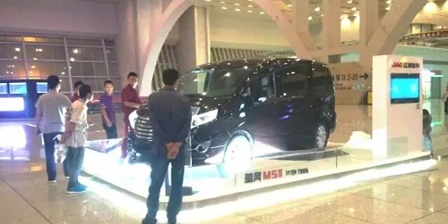 豪任性！江淮汽車(chē)包了大半年展位做高鐵廣告！