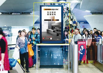 投放廣州南高鐵站刷屏機(jī)廣告周期是多長時間?