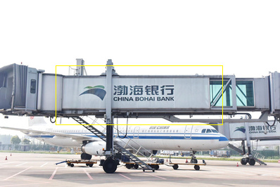 杭州機(jī)場廊橋廣告