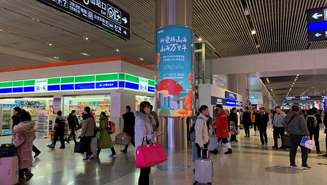 西安北站B1到達(dá)層圓柱燈箱 西安北站B1到達(dá)層圓柱燈箱