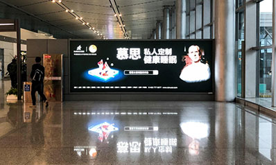 貴陽機(jī)場T2國內(nèi)出發(fā)候機(jī)廳正迎面燈箱廣告