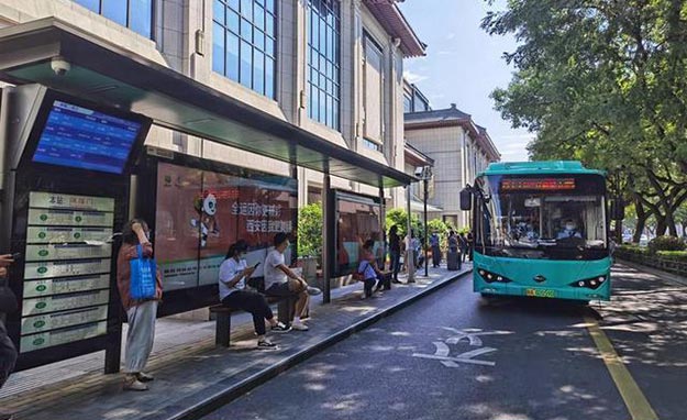 西安公交候車亭廣告