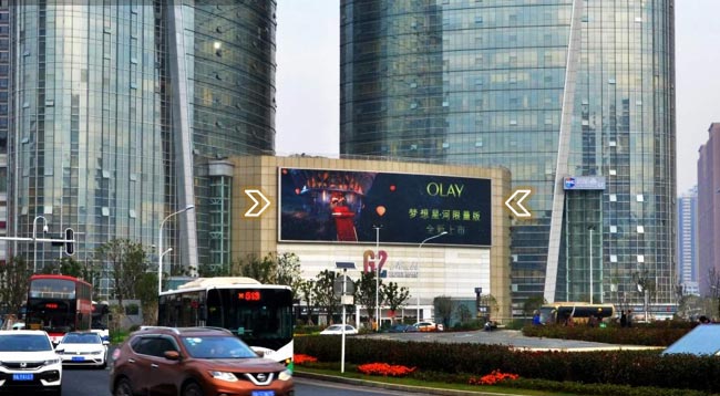 武漢光谷國(guó)際廣場(chǎng)戶外LED廣告