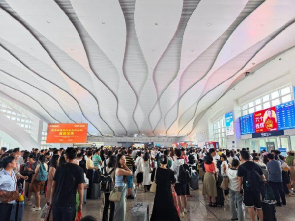 連云港高鐵站廣告價(jià)格？連云港站高鐵LED廣告大屏廣告牌位置優(yōu)勢