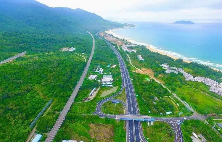 海南海口高速橋體廣告價格？海南東線高速跨線橋大牌廣告位置優(yōu)勢