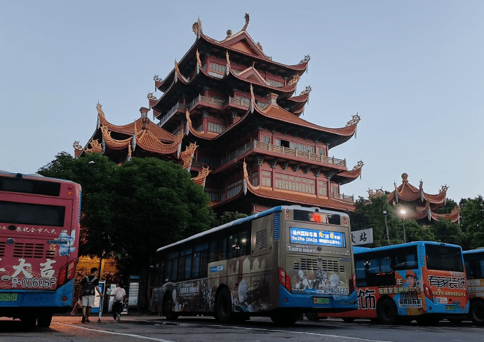 福州公交車廣告價(jià)格多少錢？福州公交車身廣告巴士廣告線路優(yōu)勢