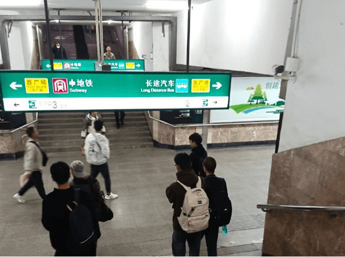 鄭州站廣告價(jià)格收費(fèi)多少錢(qián)？鄭州火車(chē)站高鐵春運(yùn)熱門(mén)出站廣告位