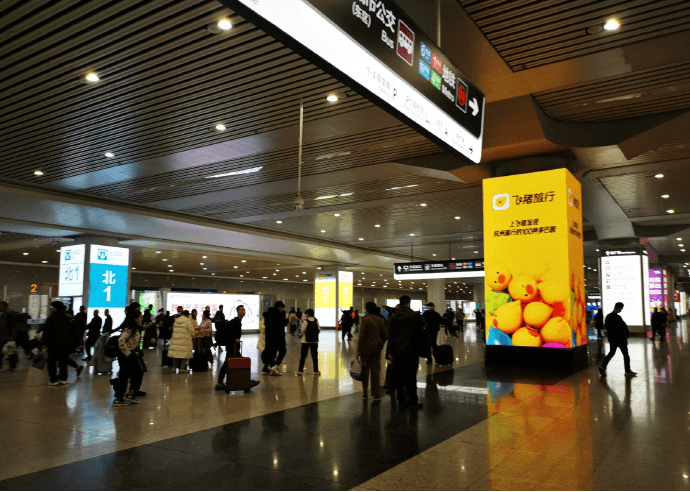杭州東站廣告價(jià)格收費(fèi)多少錢？杭州東高鐵站到達(dá)春運(yùn)熱門廣告位