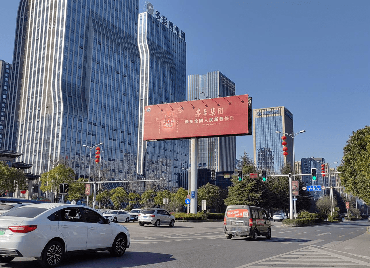 貴陽(yáng)市區(qū)戶外高桿立柱大牌廣告價(jià)格？貴陽(yáng)戶外大牌T牌廣告