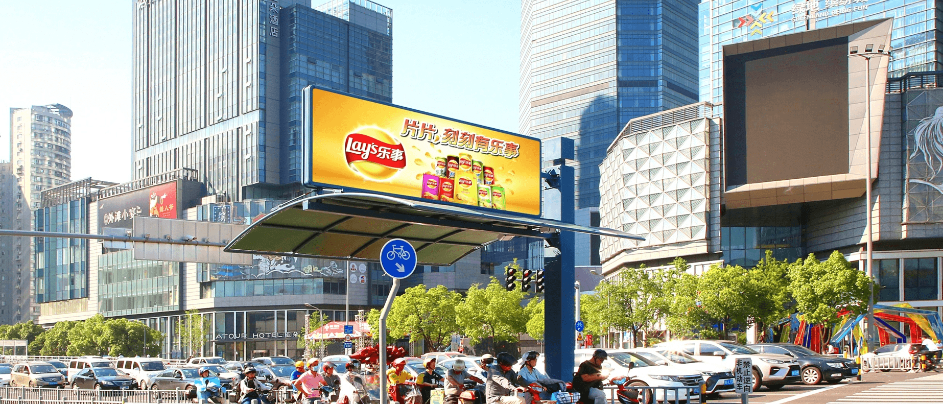 寧波十字路口遮陽棚大牌廣告價(jià)格收費(fèi)？寧波路口戶外大牌廣告牌