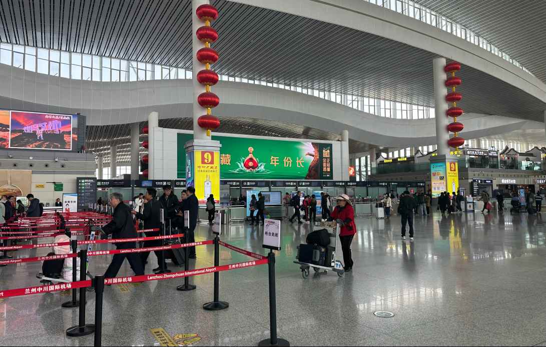 蘭州中川機場廣告價格收費，蘭州機場春運出發(fā)到達廣告LED大屏