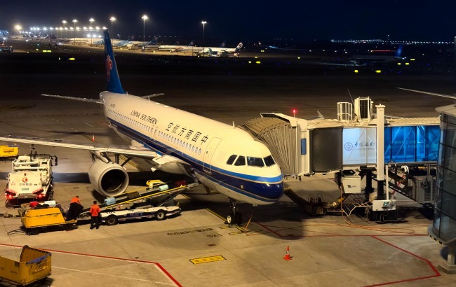 廣州白云機場廣告價格收費，廣州機場廊橋停機坪戶外大牌廣告