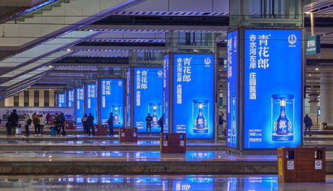南寧東站燈箱廣告價格收費，南寧東高鐵站出發(fā)到達站臺全覆蓋廣告