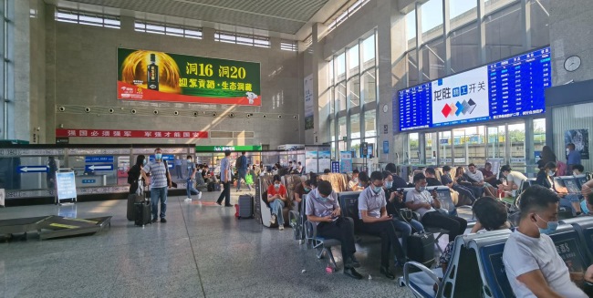 滁州站廣告價(jià)格收費(fèi)，滁州高鐵站候車(chē)大廳大屏廣告滁州火車(chē)站燈箱