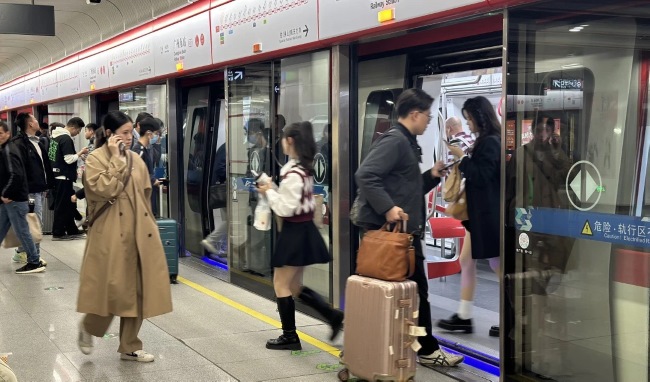 佛山地鐵播音導(dǎo)向廣告價格種類，佛山地鐵列車站臺語音播報廣告