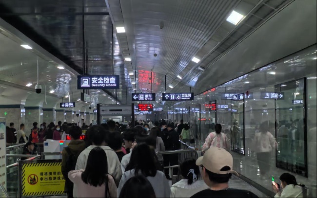 武漢地鐵播音導(dǎo)向廣告價格種類，武漢地鐵列車站臺語音播報(bào)廣告