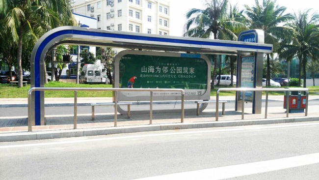 三亞候車亭公交站廣告價(jià)格收費(fèi)，三亞公交站亭站牌廣告優(yōu)勢分析