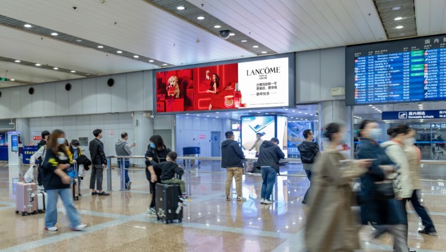 北京首都機(jī)場(chǎng)LED大屏廣告價(jià)格，北京機(jī)場(chǎng)T2到達(dá)迎客大廳電子屏廣告