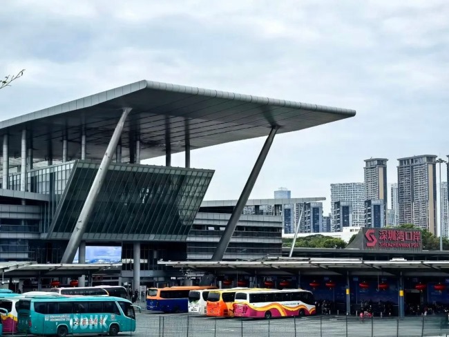 深圳灣口岸出入口通道LED大屏廣告牌，南山深圳灣口岸廣告價(jià)格收費(fèi)