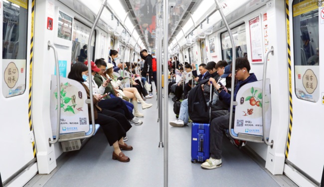 特色中醫(yī)藥科普走進(jìn)徐州地鐵創(chuàng)意車(chē)廂廣告，徐州地鐵列車(chē)廣告價(jià)格