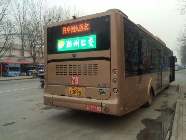 鄭州公交車電子屏廣告價(jià)格，鄭州公交車尾LED彩屏廣告投放優(yōu)勢分析