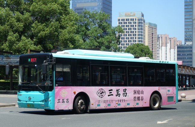 蘇州公交車巴士車身廣告茶葉投放案例，蘇州公交外車身貼廣告價(jià)格