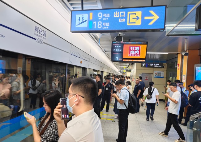 成都地鐵車廂電視小屏站臺(tái)列車廣告，成都地鐵視頻電子屏廣告價(jià)格