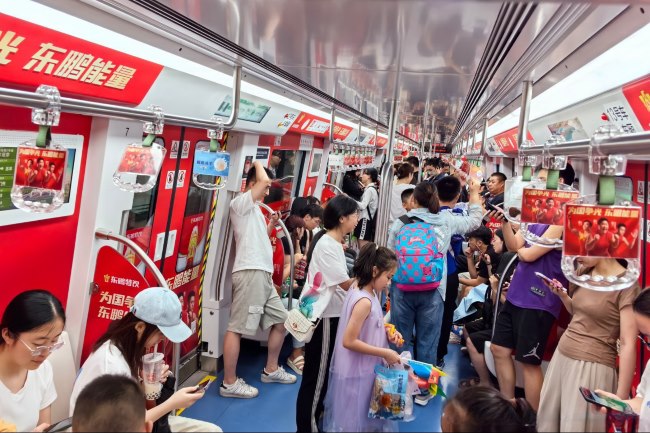 福州地鐵車內(nèi)貼紙內(nèi)包車廣告品牌列車投放，福州地鐵列車廣告價(jià)格