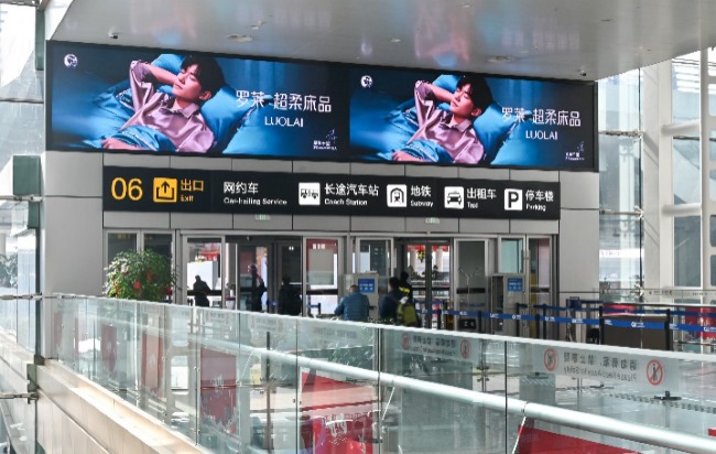 重慶江北機場T3航站樓國內(nèi)到達(dá)LED大屏廣告，重慶機場大屏廣告價格