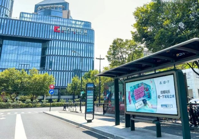 杭州公交廣告價格，杭州候車亭站牌巴士站臺燈箱廣告優(yōu)勢分析案例