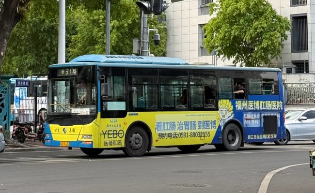 福州公交車身外車貼涂裝廣告投放，福州公交巴士廣告價(jià)格
