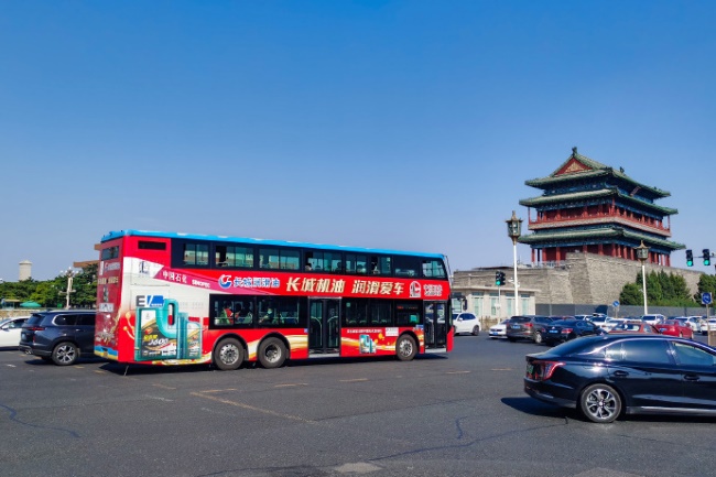 北京雙層觀光車身外車貼巴士廣告投放，北京公交車廣告價(jià)格