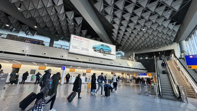 汽車巨頭比亞迪是如何做營銷的？又是如何選擇戶外廣告進行品牌推廣的？第一戶外傳媒品牌總監(jiān)有話說