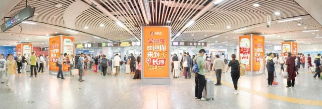 長沙地鐵火車南站閘機口包柱燈箱廣告投放，長沙地鐵廣告價格